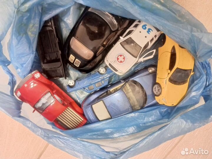 Металл модельки машин на запчасти