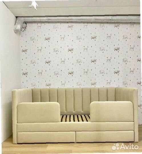 Детская кровать с мягкими бортиками