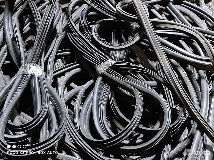 Уплотнительные резинки дверей Пежо Ситроен