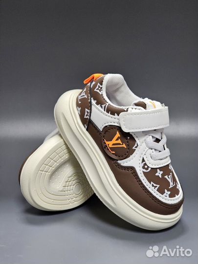 Кросовки детские 23-26