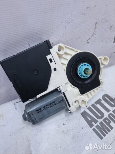 Моторчик стеклоподъемника передний левый