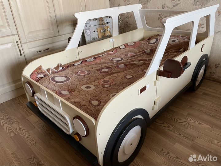 Кроватка машина wundermobel