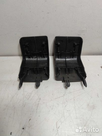 Заглушка накладка салазок сиденья Toyota RAV4 40
