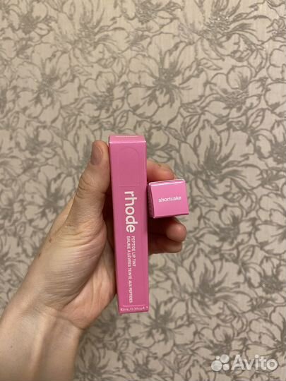 Rhode peptide lip tint в оттенке Shortcake