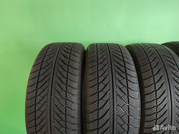 Goodyear UltraGrip 8 Performance 225/55 R17