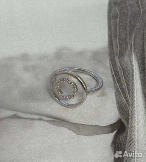 Кольцо в золотом и серебренном цветах