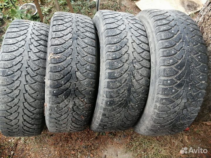 Комплект зимних колес в сборе r15