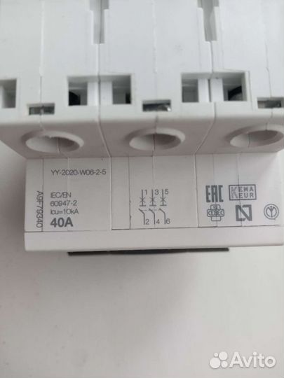 Выключатель трехполюсный 40А С iC60N 6кА