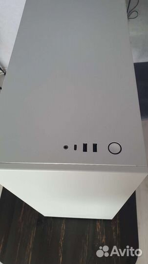 Компьютерный корпус nzxt H710