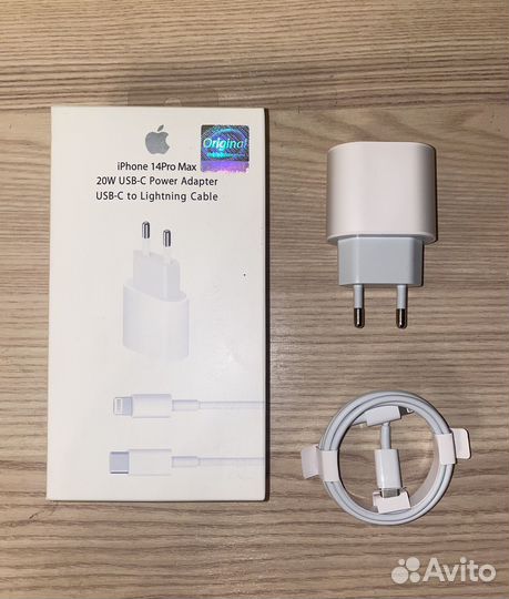 Зарядное устройство на iPhone 20w кабель