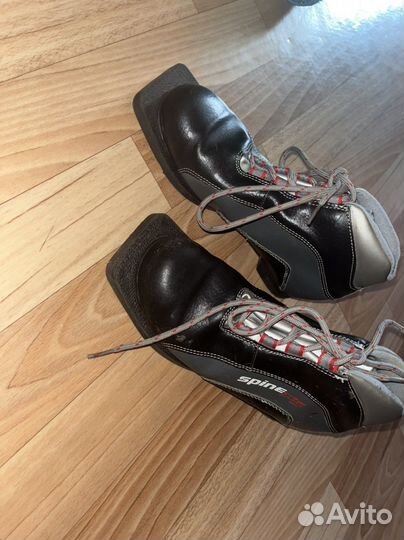 Лыжные ботинки