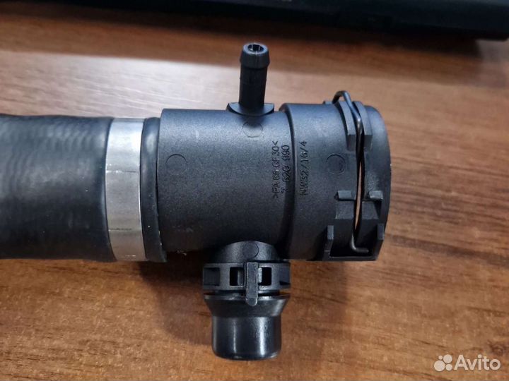 Патрубок системы охлаждения bmw