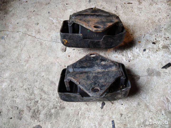 Опора двигателя Mitsubishi L200 2007-2014 г