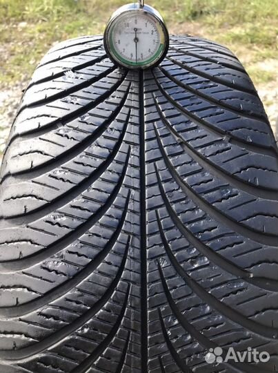 Goodyear Vector 4Seasons Gen-2 SUV 225/60 R17 99V