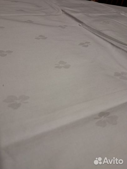 Скатерть белая 135 на 100см