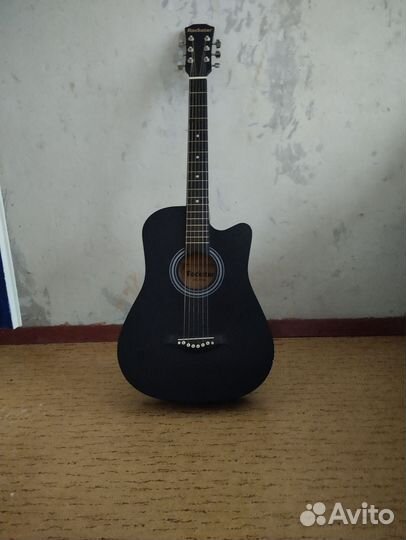 Акустическая гитара