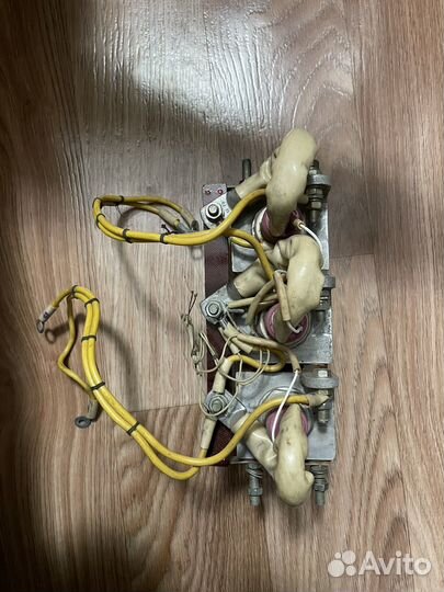 Силовые тиристоры с радиаторами