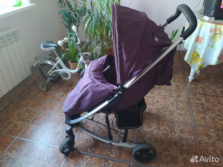 Прогулочная коляска
