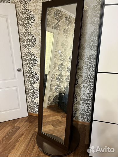 Зеркало напольное