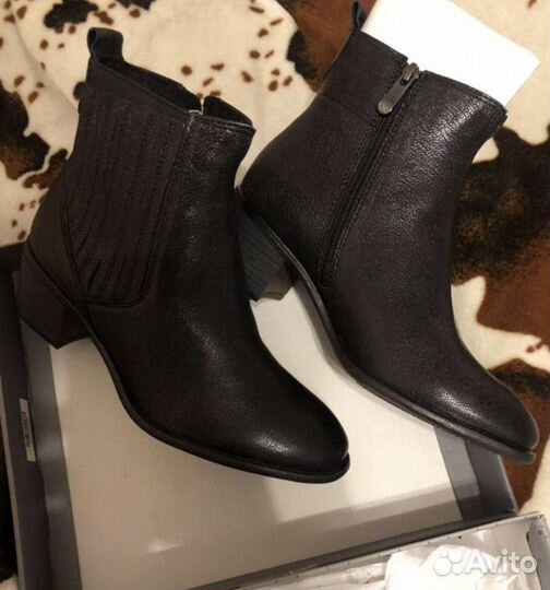 Женская одежда и обувь