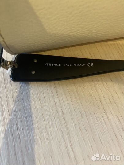 Солнцезащитные очки женские брендовые