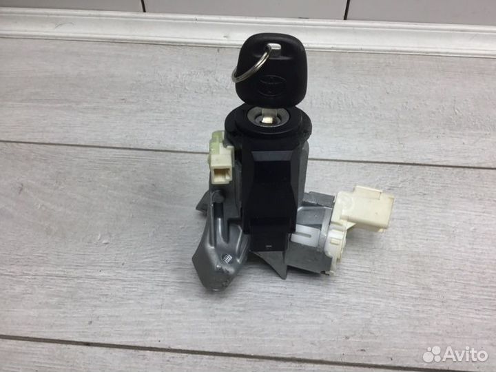 Замок зажигания Toyota Yaris хэтчбек 2SZ-FE 2007