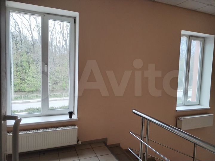 Здание, 700 м²