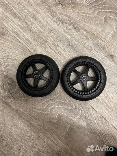Новые задние колеса Bugaboo Bee5