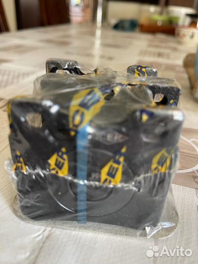 Тормозные колодки для авто Мерседес задние 2 пары