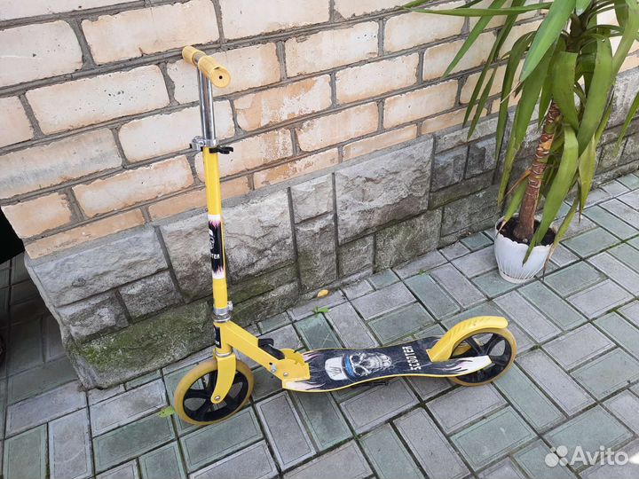 Продам детские самокаты