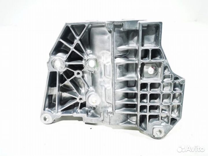 Кронштейн (крепление) Land Rover Discovery Sport