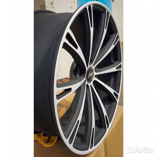 Кованые диски R22 на Audi Q7 SQ7 Q8