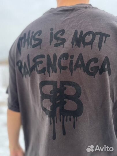 Футболка Balenciaga