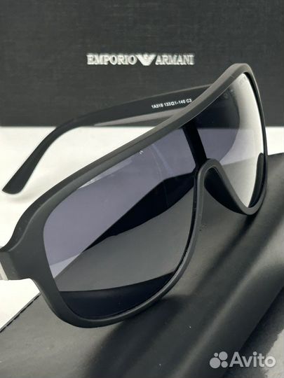 Солнцезащитные очки emporio armani