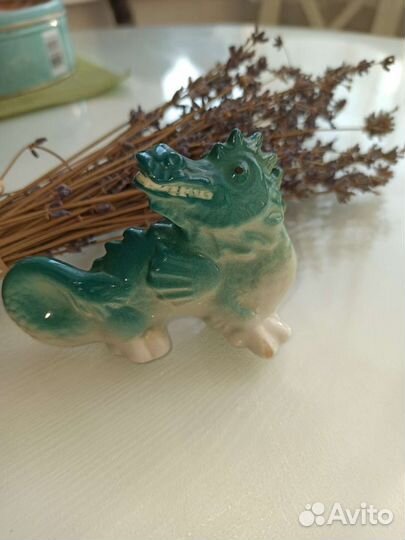 Статуэтка дракон