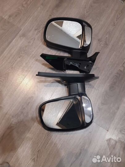 Зеркало заднего вида