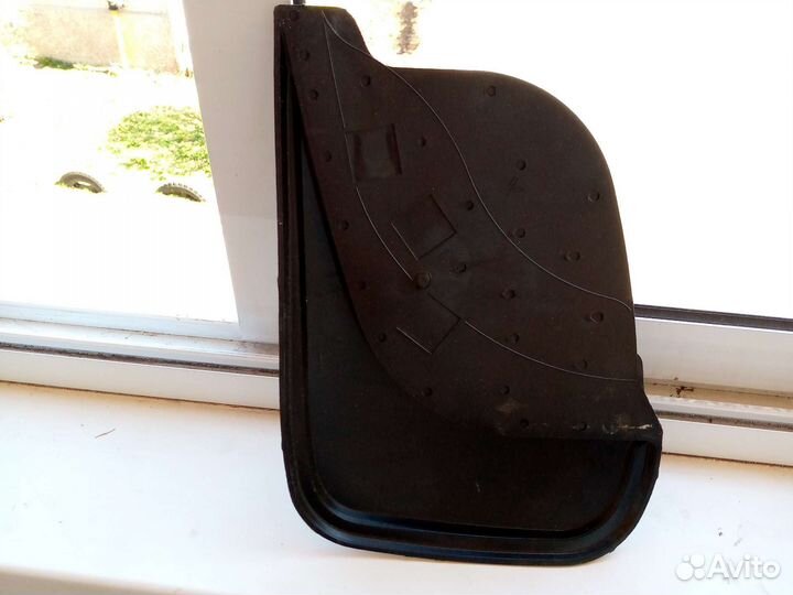 Брызговик передний Ауди