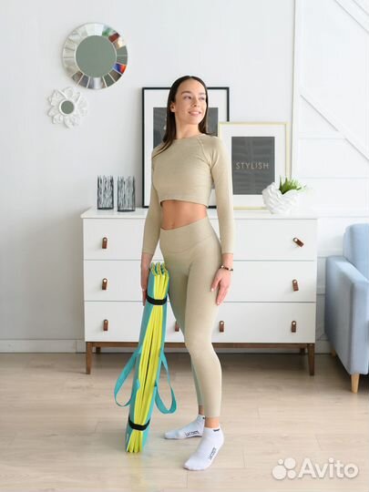 Спортивный коврик из прочного материала с ручками