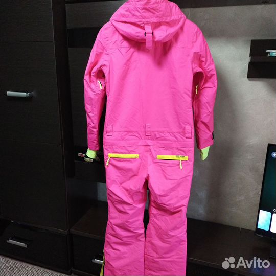 Горнолыжный комбинезон женский