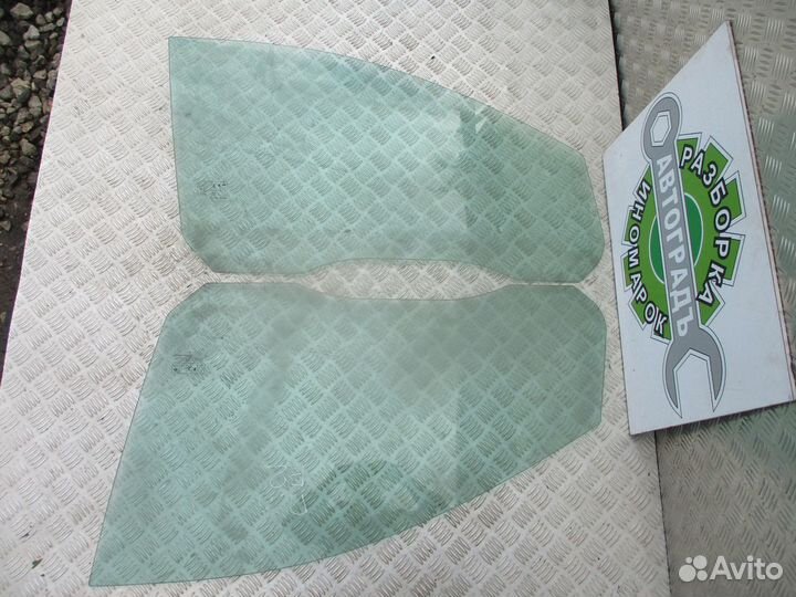 Стекло двери передней правой Ford Focus 2