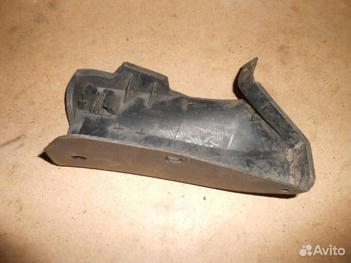 Молдинг заднего крыла левого Volkswagen Passat