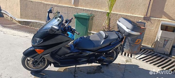 Yamaha T-max