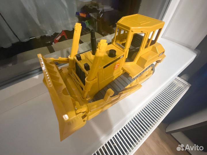 Бульдозер bruder