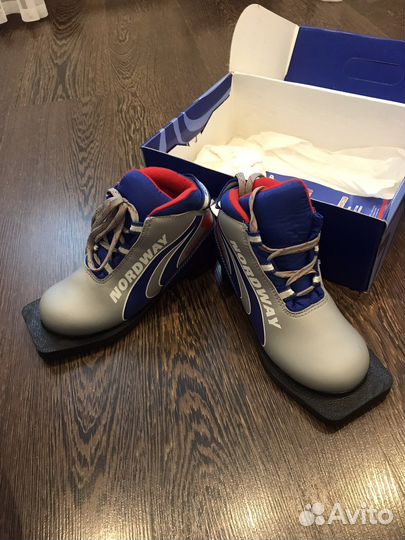 Лыжные ботинки