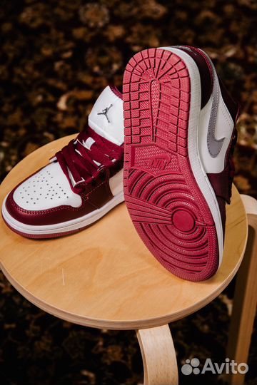 Женские кеды Nike Air Jordan 1 Low (Размер 41)