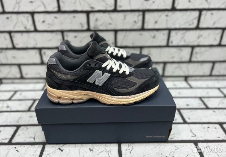 Кроссовки New Balance 2002R Phantom