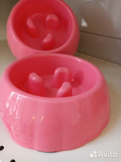 Миска пластиковая для медленного кормления18*5,5см