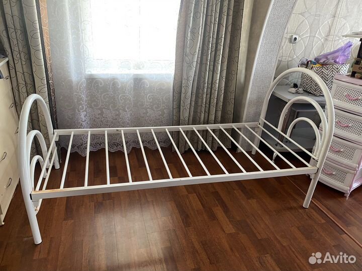 Детская кровать с матрасом