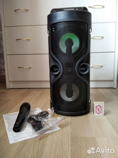 Колонка с блютуз, новая в заводской упаковке