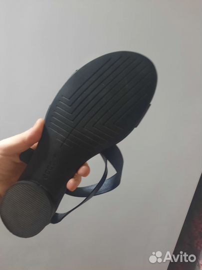 Босоножки женские